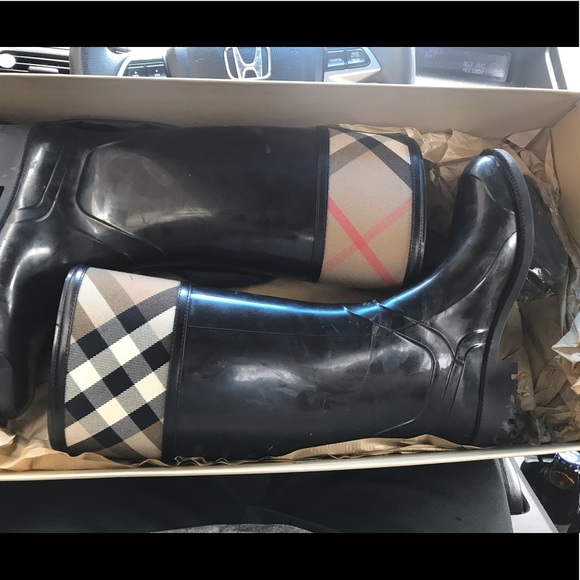 Burberry boots size38 - Picture 2 of 4